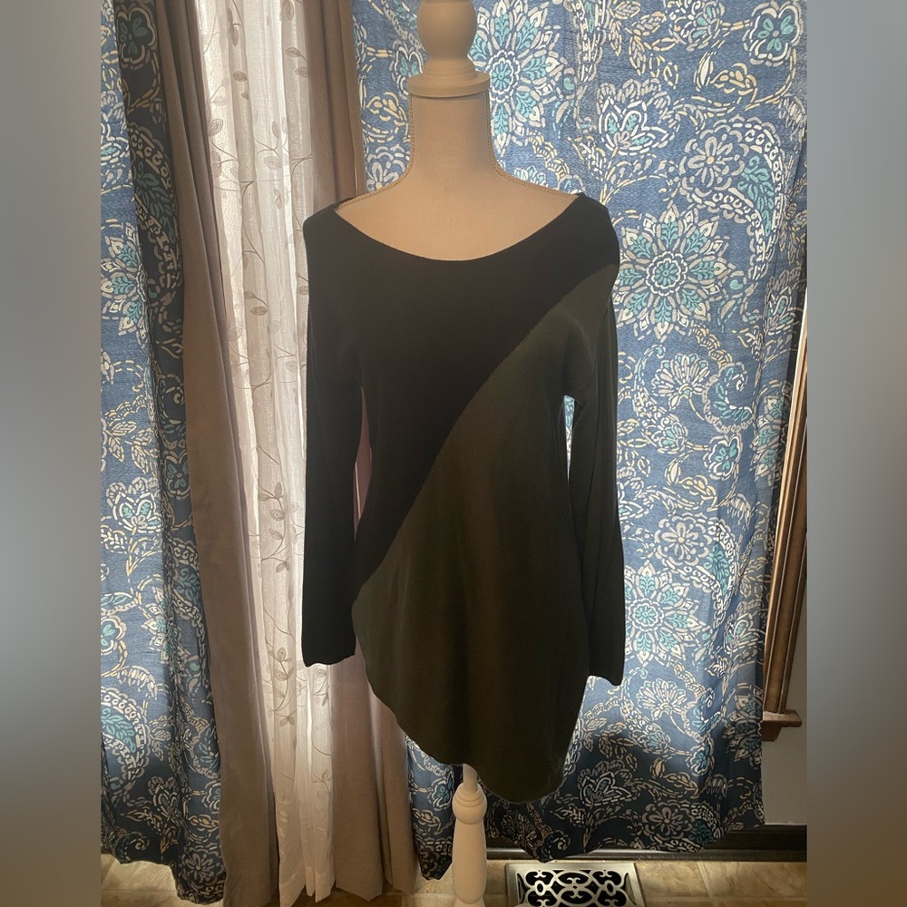 THE LIMITED asymmetrical long sweater grey and black size large